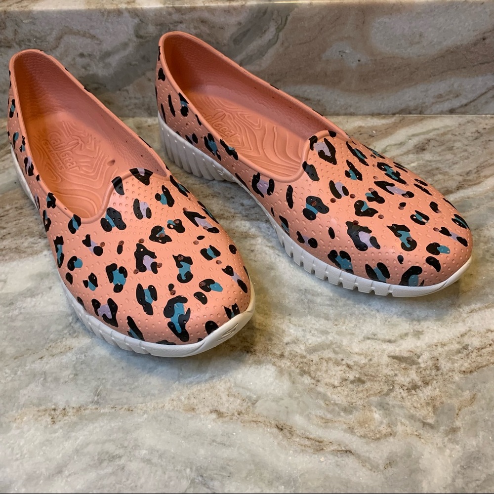 Cali Gear Skechers slip on shoes